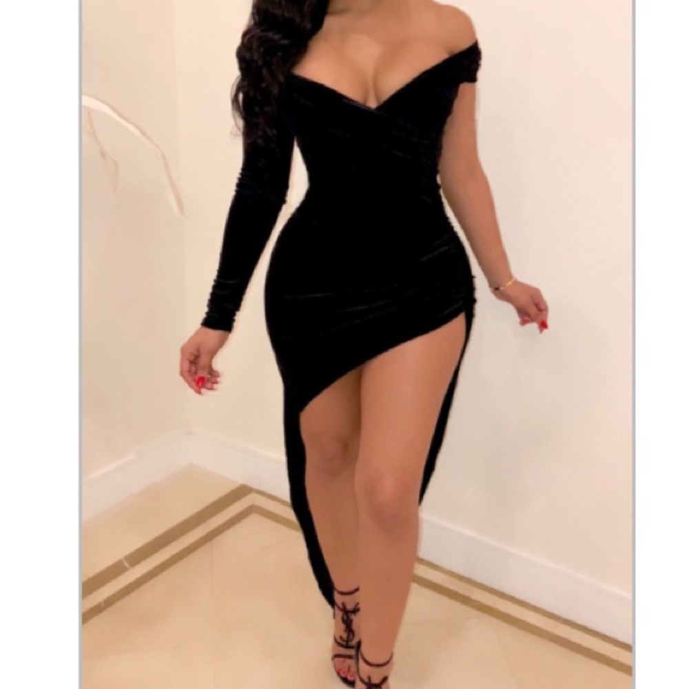 Black one sleeve sexy dress